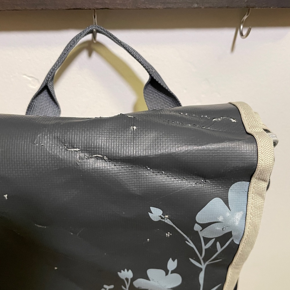 Clive Purse - Picture 2 of 5